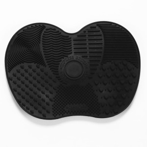 Silicone mat for washing and cleaning S brushes, black